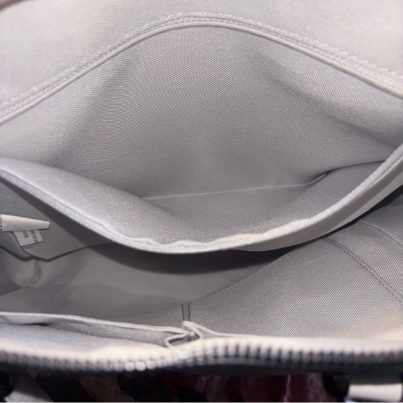 Structured Large Light Gray Satchel Handbag with Shoulder Strap, Crossbody - Picture 7 of 11